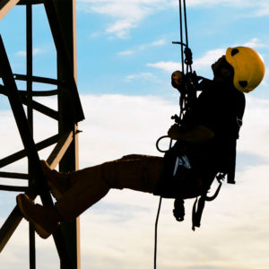 Treinamento básico para trabalhos em alturas com segurança